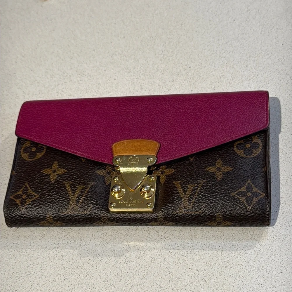 SOLD! Louis Vuitton Pink and Brown Women's Wallet - Picture 2 of 11